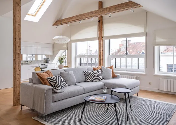 Bright Designer Apartment In City Centre
